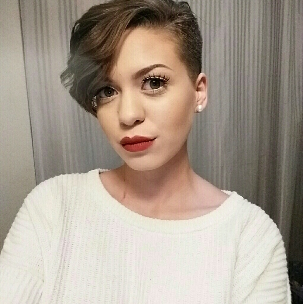 Meet your Posher, Stephanie